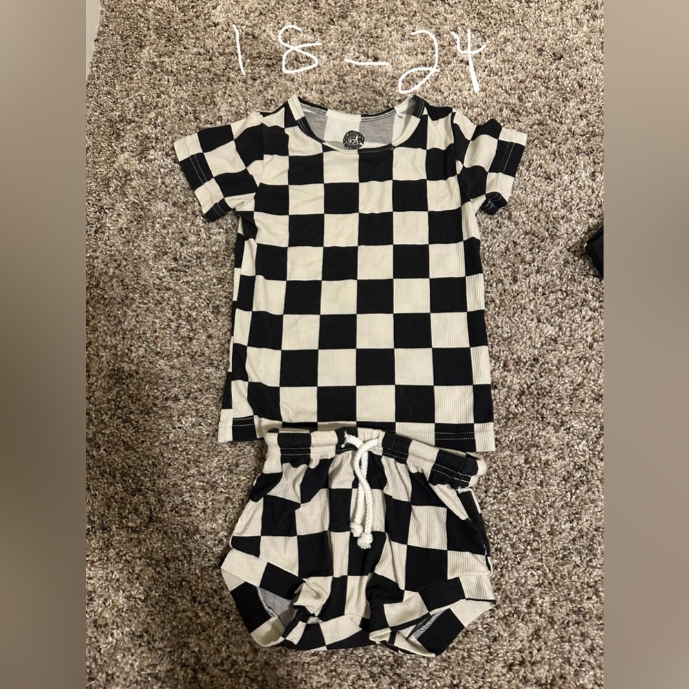 Listing for Talia (lot of shore baby co, bums and roses and rebel bro outfits) - Picture 5 of 8